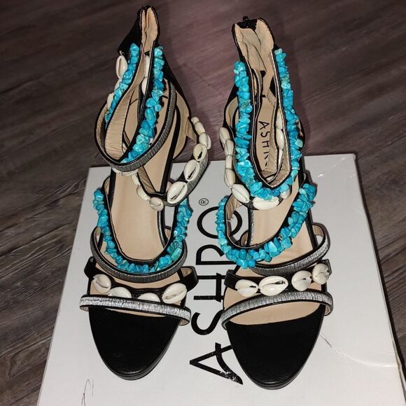 Ashro  Guava  strappy Sandals  with seashells  and blue stones  Sz 8 - Picture 2 of 12